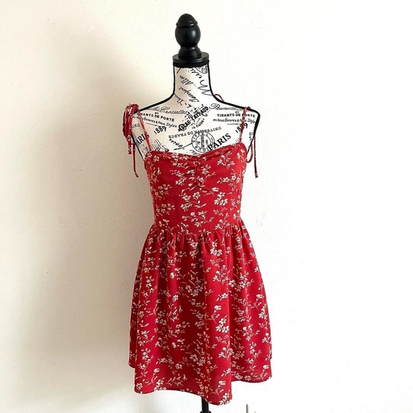 Red floral dress - Picture 3 of 5